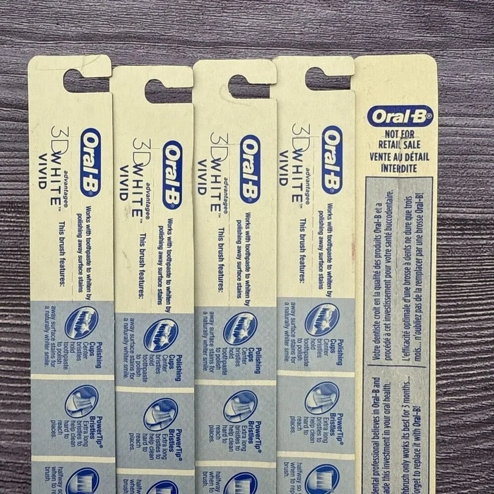 5 LOT Oral-B Advantage 3D White Vivid Toothbrush SOFT NOS 2009 P&G USA
